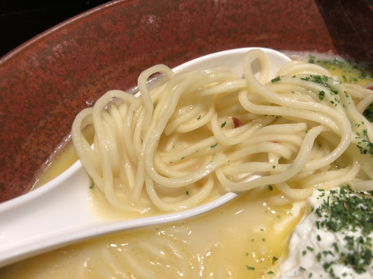 神保町【潮 ushio】の摩訶不思議な白湯麺はポタージュスープのようじゃ