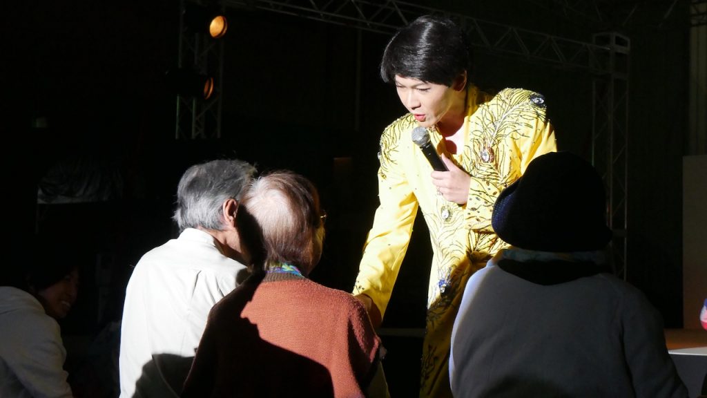 何度も見たくなるそのまんま美川のステージ|去年見て面白かったから!90歳が97歳のお友達を連れて